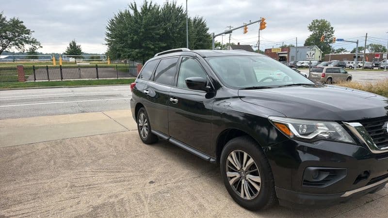 Photo 3 of 2020 Nissan Pathfinder S