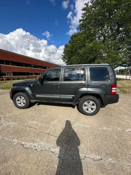 Photo 2 of 2011 Jeep Liberty Sport